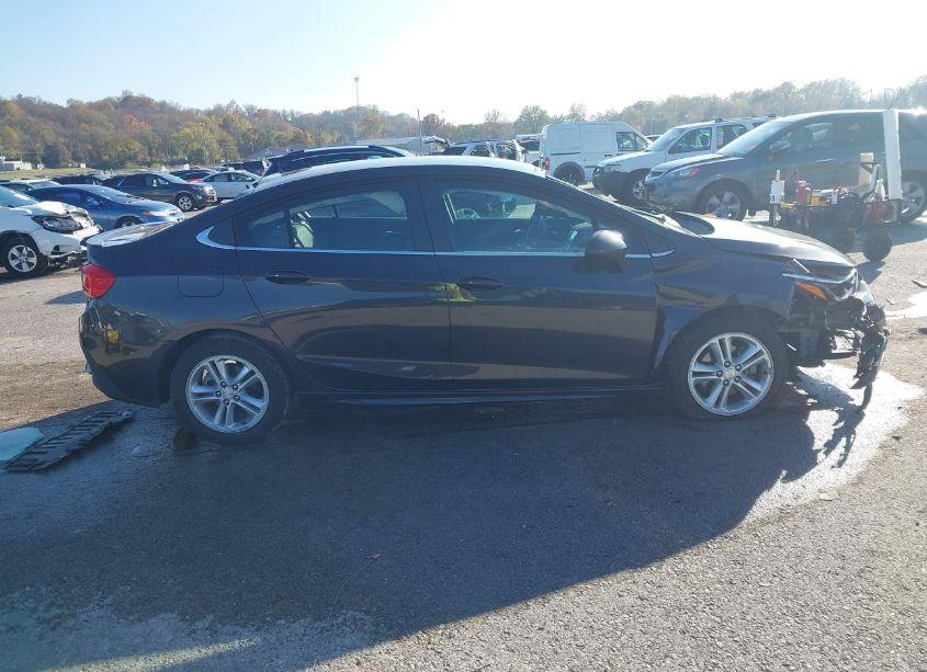 Photo 13 of 2017 Chevrolet Cruze LT AUTO (VIN 1G1BE5SMXH7175259)