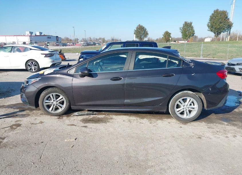 Photo 14 of 2017 Chevrolet Cruze LT AUTO (VIN 1G1BE5SMXH7175259)