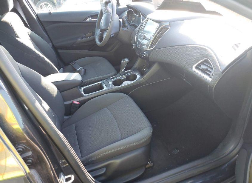 Photo 5 of 2017 Chevrolet Cruze LT AUTO (VIN 1G1BE5SMXH7175259)