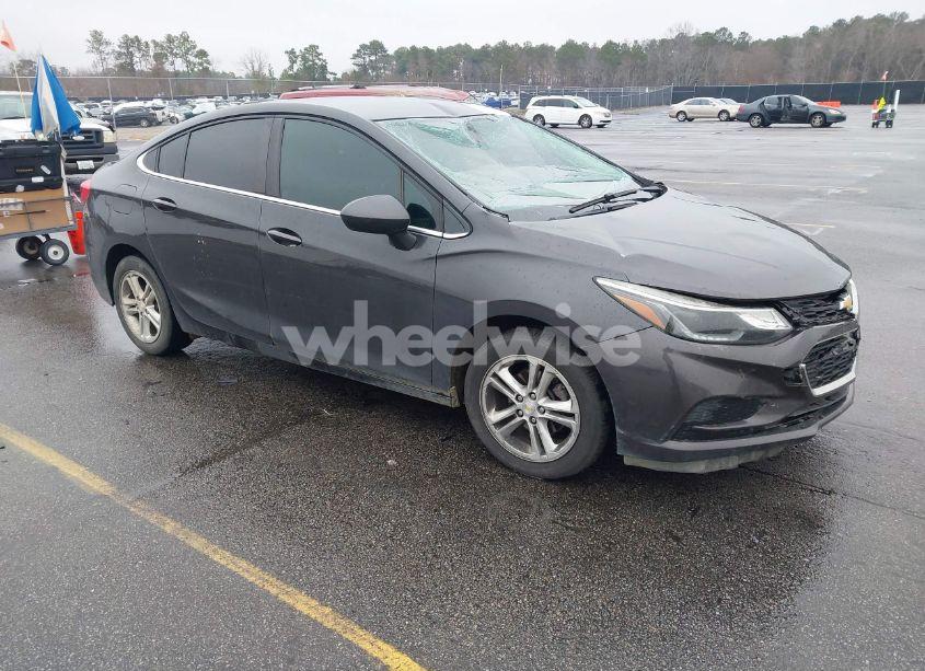 2017 Chevrolet Cruze LT AUTO (VIN 1G1BE5SMXH7178193) main photo