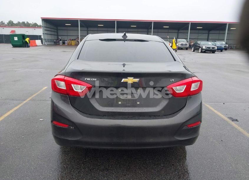 Photo 16 of 2017 Chevrolet Cruze LT AUTO (VIN 1G1BE5SMXH7178193)