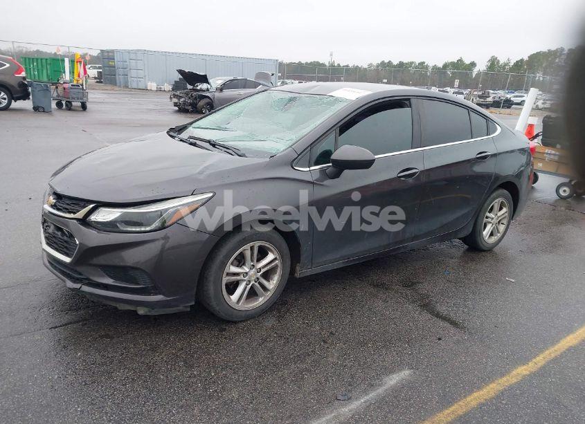 Photo 2 of 2017 Chevrolet Cruze LT AUTO (VIN 1G1BE5SMXH7178193)