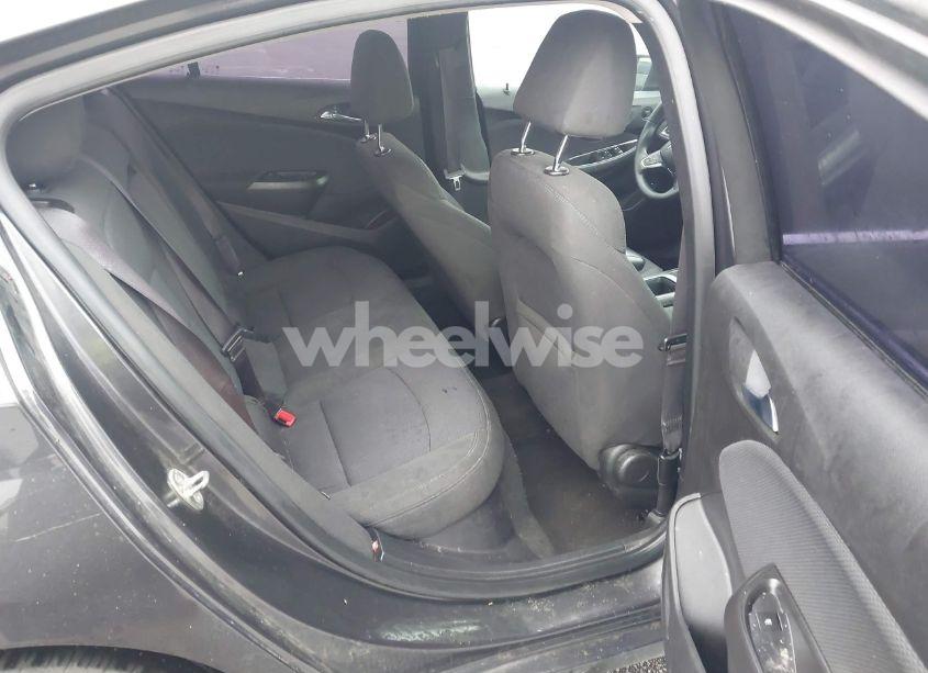 Photo 8 of 2017 Chevrolet Cruze LT AUTO (VIN 1G1BE5SMXH7178193)