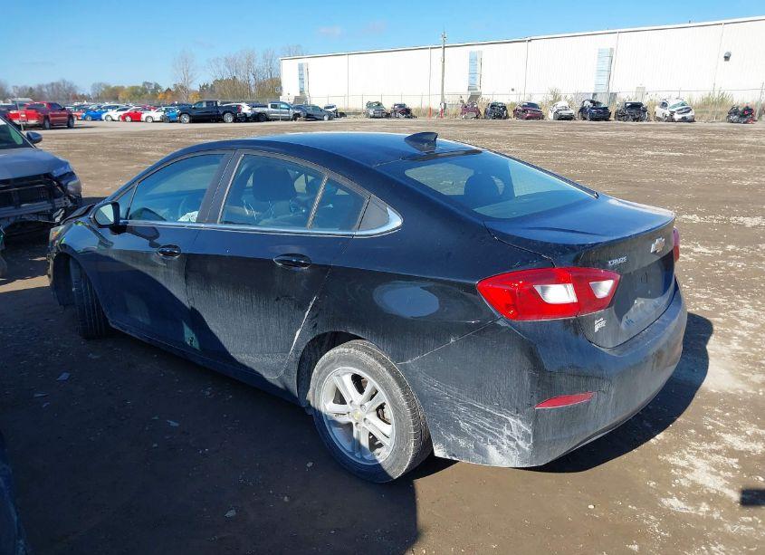 Photo 3 of 2017 Chevrolet Cruze LT AUTO (VIN 1G1BE5SMXH7184592)