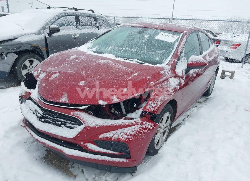Photo 2 of 2017 Chevrolet Cruze LT AUTO (VIN 1G1BE5SMXH7200869)