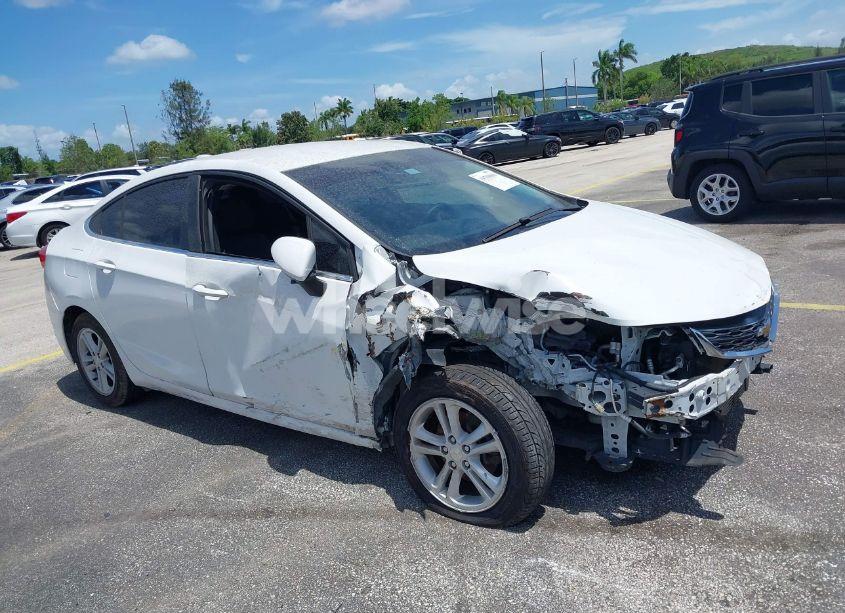 2017 Chevrolet Cruze LT AUTO (VIN 1G1BE5SMXH7207210) main photo