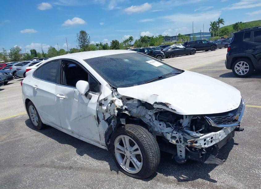 Photo 6 of 2017 Chevrolet Cruze LT AUTO (VIN 1G1BE5SMXH7207210)