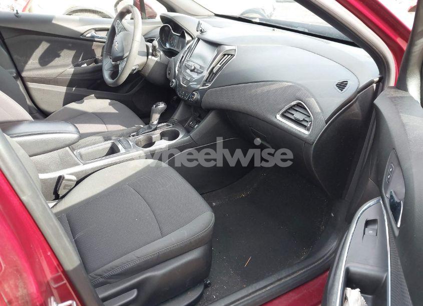 Photo 5 of 2017 Chevrolet Cruze LT AUTO (VIN 1G1BE5SMXH7222192)