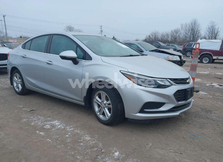 2017 Chevrolet Cruze LT AUTO (VIN 1G1BE5SMXH7233645) main photo