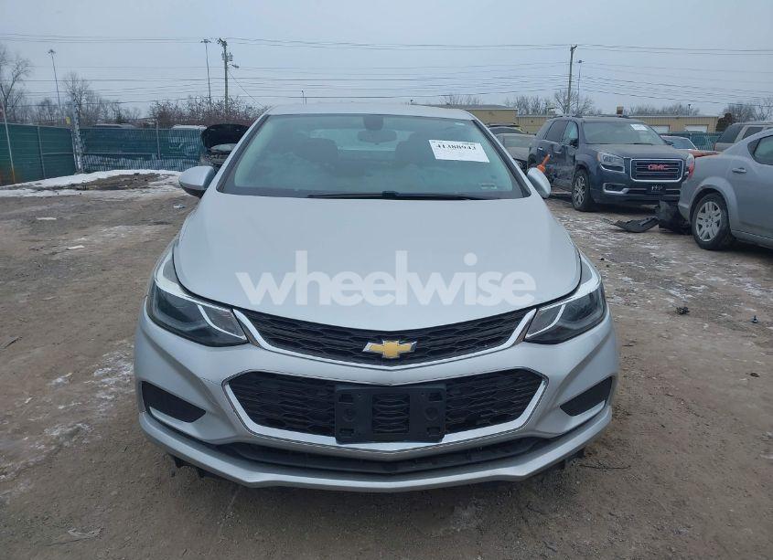 Photo 12 of 2017 Chevrolet Cruze LT AUTO (VIN 1G1BE5SMXH7233645)