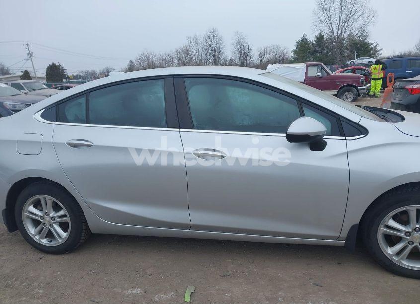 Photo 13 of 2017 Chevrolet Cruze LT AUTO (VIN 1G1BE5SMXH7233645)