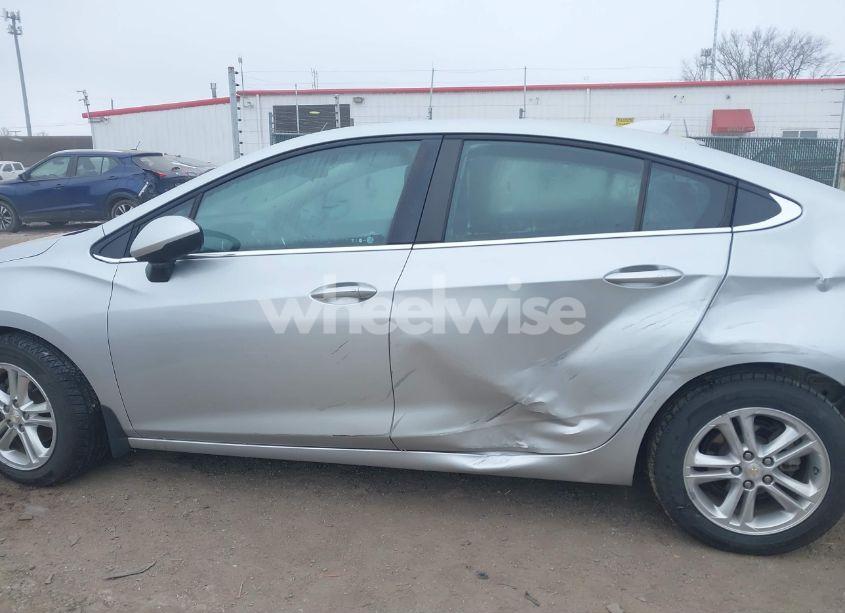 Photo 14 of 2017 Chevrolet Cruze LT AUTO (VIN 1G1BE5SMXH7233645)