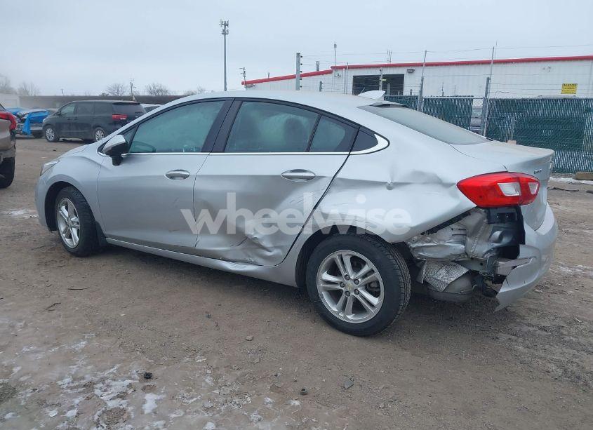 Photo 6 of 2017 Chevrolet Cruze LT AUTO (VIN 1G1BE5SMXH7233645)