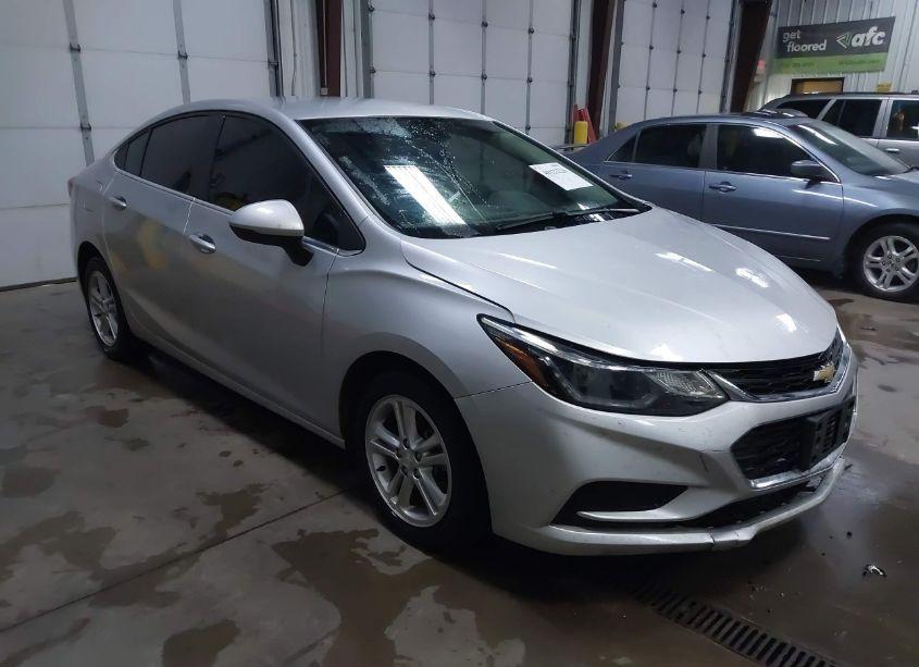 2017 Chevrolet Cruze LT AUTO (VIN 1G1BE5SMXH7254706) main photo