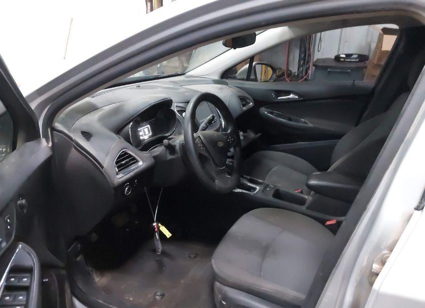 Photo 5 of 2017 Chevrolet Cruze LT AUTO (VIN 1G1BE5SMXH7254706)