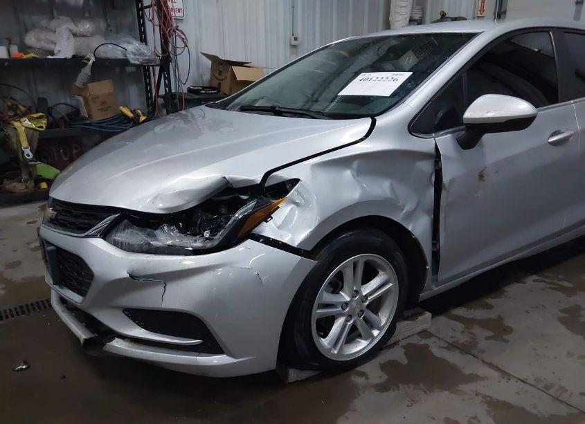 Photo 6 of 2017 Chevrolet Cruze LT AUTO (VIN 1G1BE5SMXH7254706)