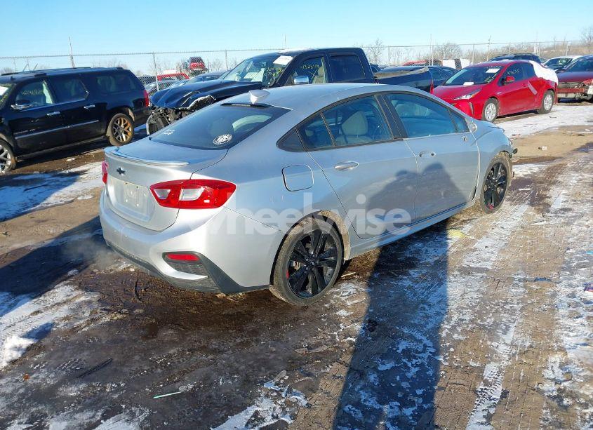 Photo 4 of 2017 Chevrolet Cruze LT AUTO (VIN 1G1BE5SMXH7260666)