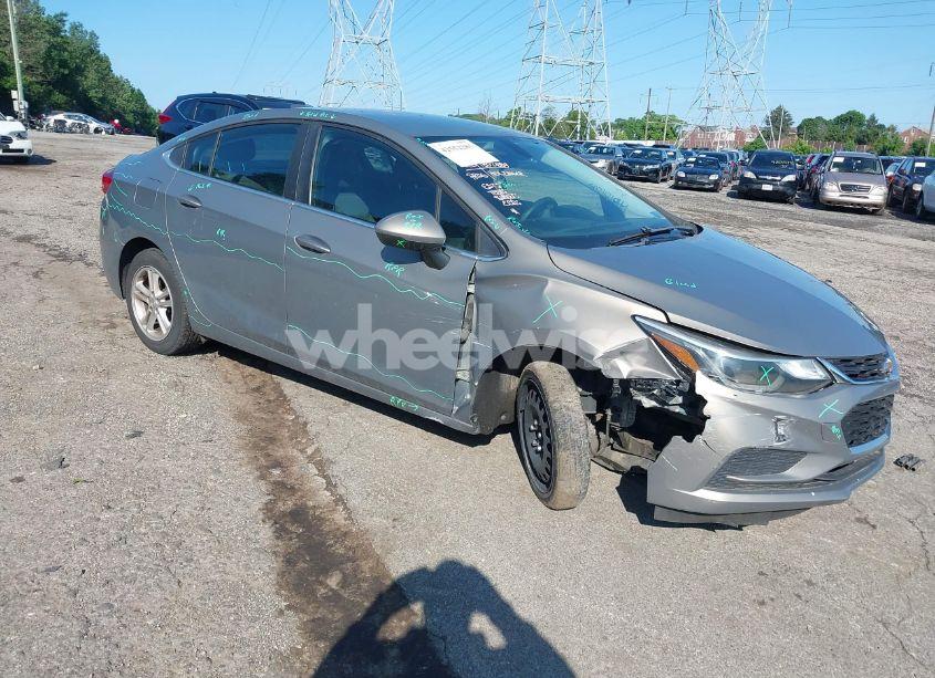 2017 Chevrolet Cruze LT AUTO (VIN 1G1BE5SMXH7273644) main photo
