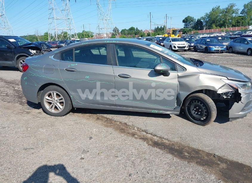 Photo 14 of 2017 Chevrolet Cruze LT AUTO (VIN 1G1BE5SMXH7273644)