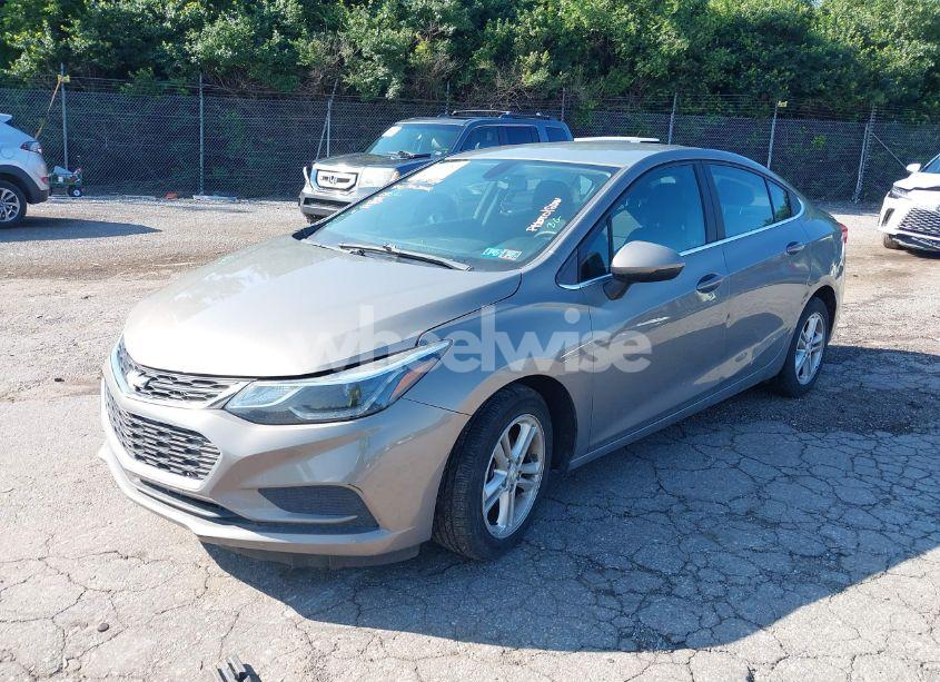 Photo 2 of 2017 Chevrolet Cruze LT AUTO (VIN 1G1BE5SMXH7273644)