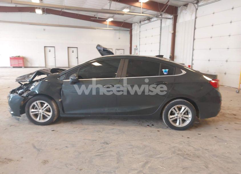 Photo 14 of 2018 Chevrolet Cruze LT AUTO (VIN 1G1BE5SMXJ7101698)