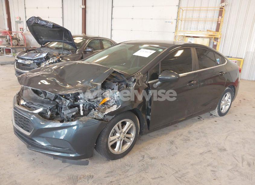 Photo 2 of 2018 Chevrolet Cruze LT AUTO (VIN 1G1BE5SMXJ7101698)