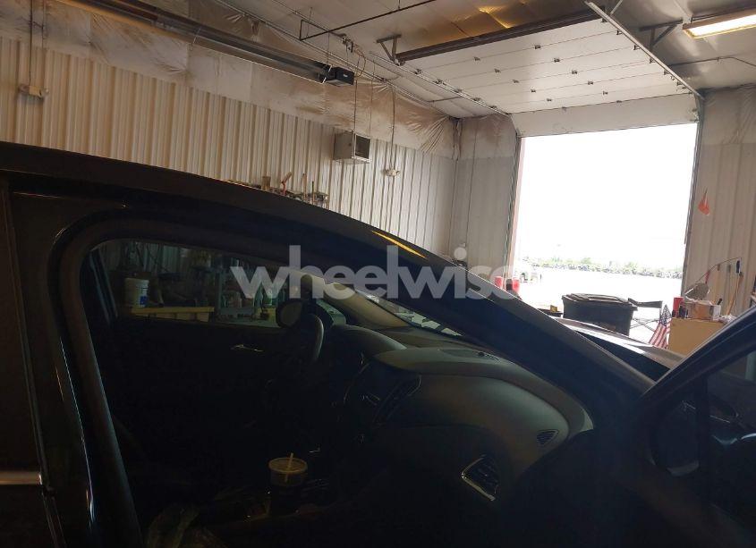 Photo 5 of 2018 Chevrolet Cruze LT AUTO (VIN 1G1BE5SMXJ7101698)