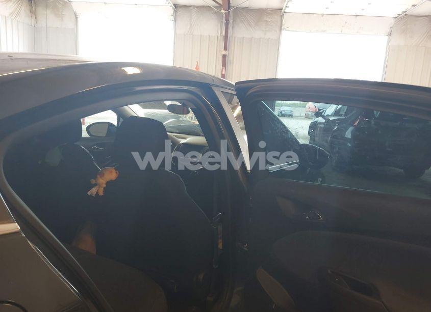 Photo 8 of 2018 Chevrolet Cruze LT AUTO (VIN 1G1BE5SMXJ7101698)