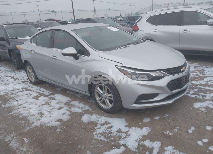 2018 Chevrolet Cruze LT AUTO (VIN 1G1BE5SMXJ7103922) main photo