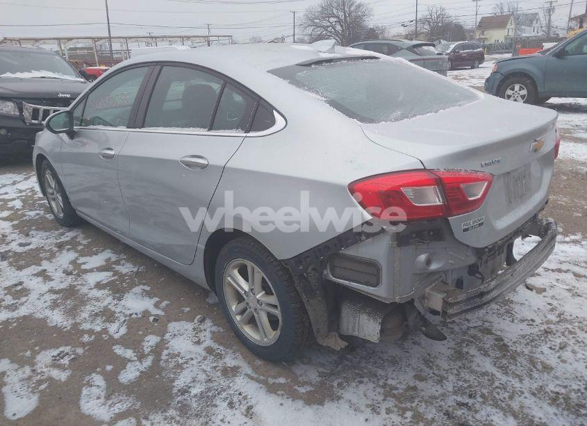 Photo 3 of 2018 Chevrolet Cruze LT AUTO (VIN 1G1BE5SMXJ7103922)
