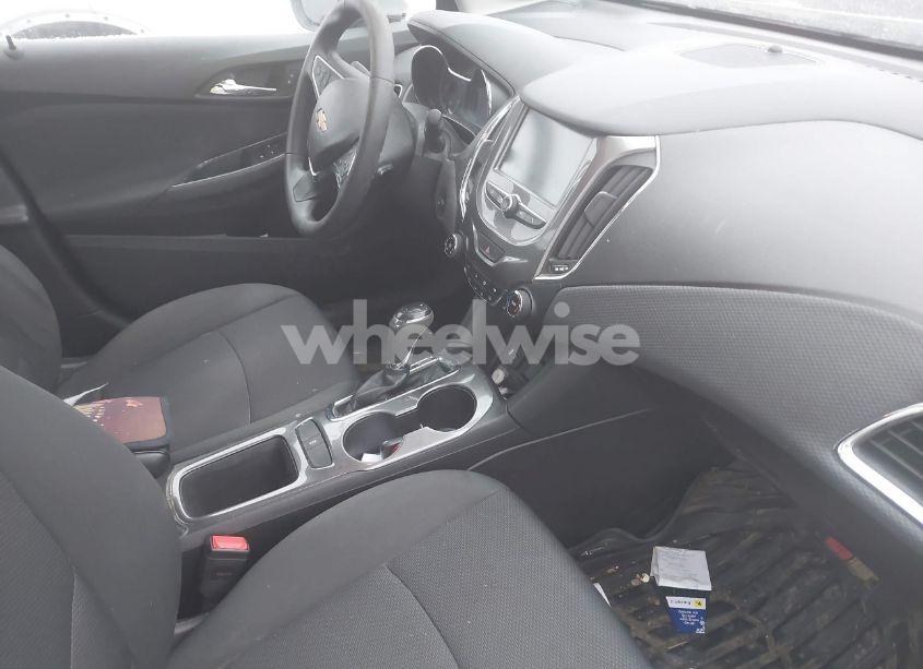 Photo 5 of 2018 Chevrolet Cruze LT AUTO (VIN 1G1BE5SMXJ7103922)