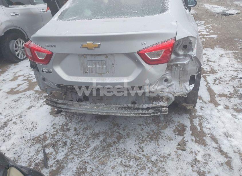 Photo 6 of 2018 Chevrolet Cruze LT AUTO (VIN 1G1BE5SMXJ7103922)