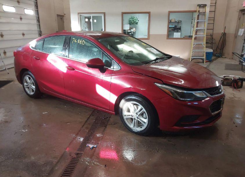 2018 Chevrolet Cruze LT AUTO (VIN 1G1BE5SMXJ7106903) main photo