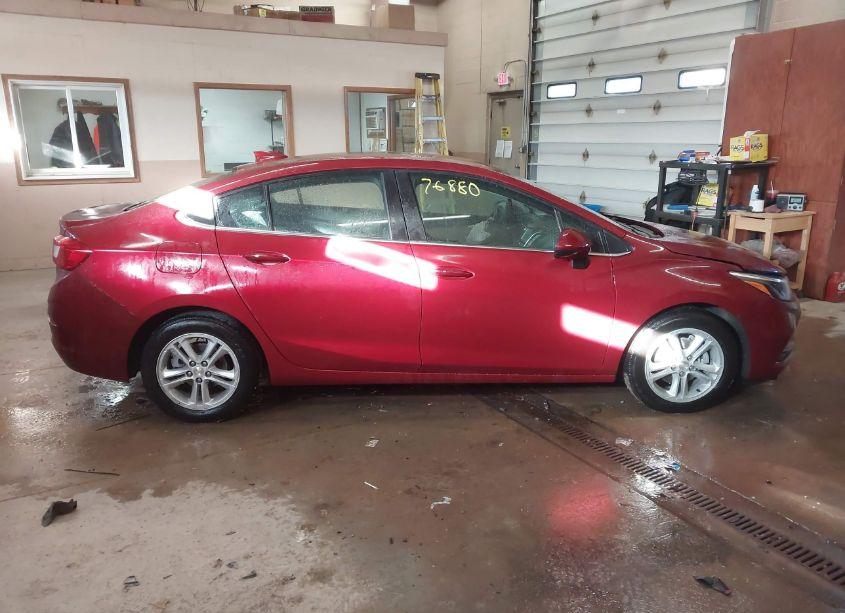 Photo 13 of 2018 Chevrolet Cruze LT AUTO (VIN 1G1BE5SMXJ7106903)