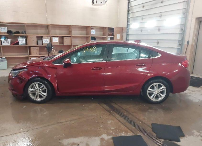 Photo 14 of 2018 Chevrolet Cruze LT AUTO (VIN 1G1BE5SMXJ7106903)