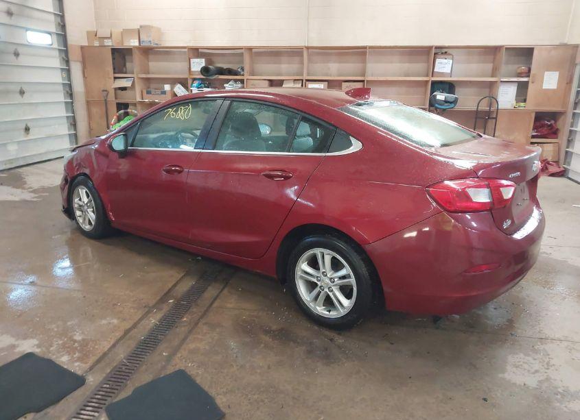 Photo 3 of 2018 Chevrolet Cruze LT AUTO (VIN 1G1BE5SMXJ7106903)