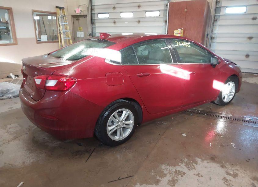 Photo 4 of 2018 Chevrolet Cruze LT AUTO (VIN 1G1BE5SMXJ7106903)