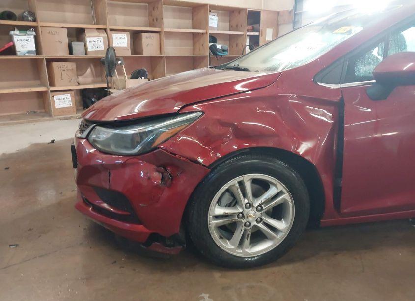 Photo 6 of 2018 Chevrolet Cruze LT AUTO (VIN 1G1BE5SMXJ7106903)