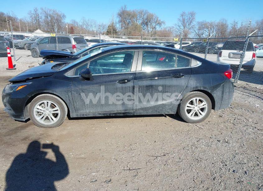 Photo 14 of 2018 Chevrolet Cruze LT AUTO (VIN 1G1BE5SMXJ7134183)