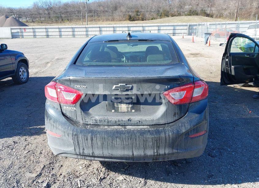 Photo 16 of 2018 Chevrolet Cruze LT AUTO (VIN 1G1BE5SMXJ7134183)