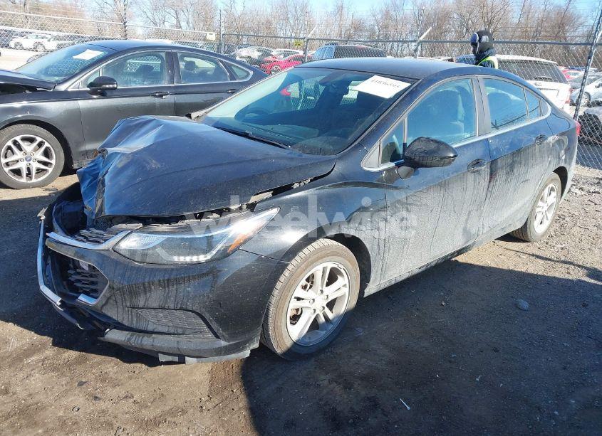 Photo 2 of 2018 Chevrolet Cruze LT AUTO (VIN 1G1BE5SMXJ7134183)