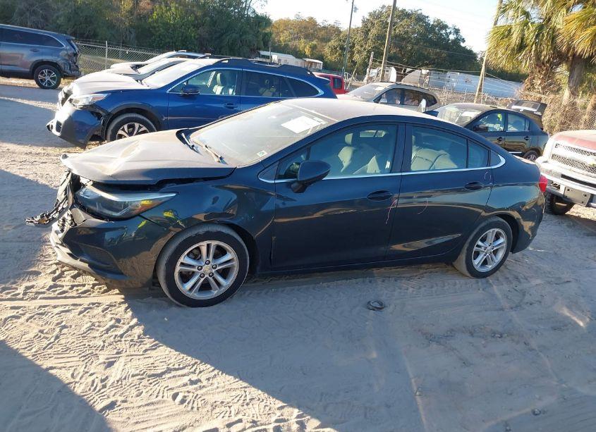 Photo 14 of 2018 Chevrolet Cruze LT AUTO (VIN 1G1BE5SMXJ7158208)