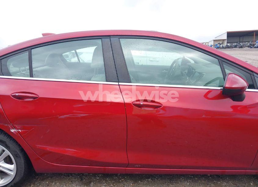 Photo 13 of 2018 Chevrolet Cruze LT AUTO (VIN 1G1BE5SMXJ7184646)