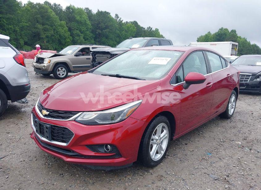 Photo 2 of 2018 Chevrolet Cruze LT AUTO (VIN 1G1BE5SMXJ7184646)