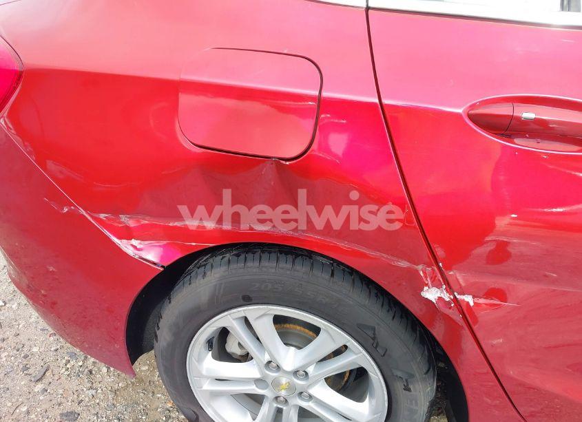 Photo 6 of 2018 Chevrolet Cruze LT AUTO (VIN 1G1BE5SMXJ7184646)