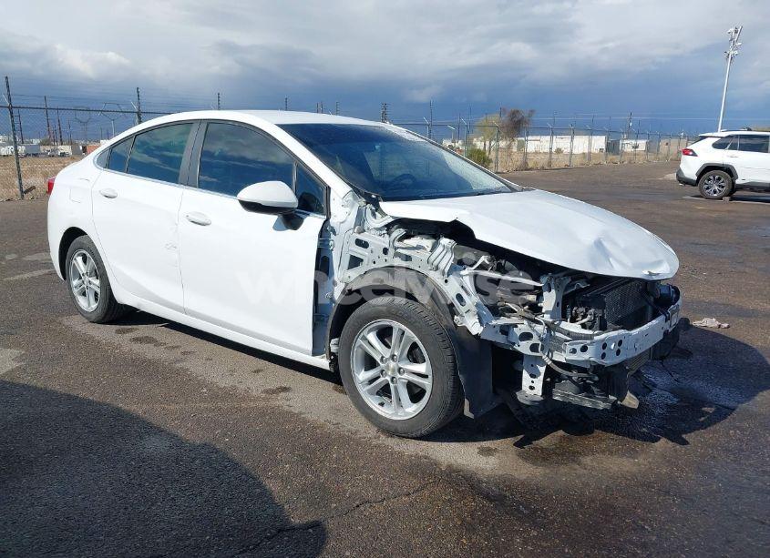 2018 Chevrolet Cruze LT AUTO (VIN 1G1BE5SMXJ7185697) main photo