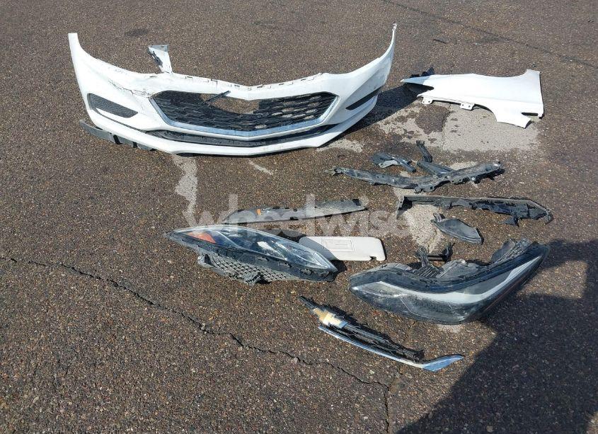 Photo 12 of 2018 Chevrolet Cruze LT AUTO (VIN 1G1BE5SMXJ7185697)