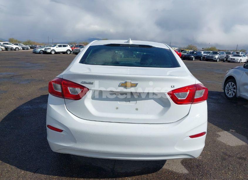 Photo 17 of 2018 Chevrolet Cruze LT AUTO (VIN 1G1BE5SMXJ7185697)