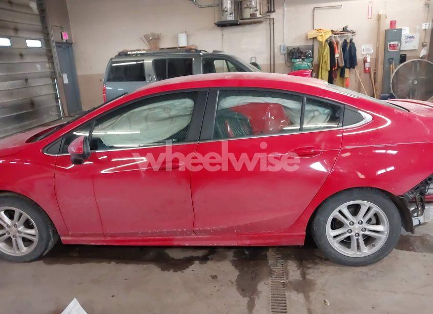 Photo 14 of 2018 Chevrolet Cruze LT AUTO (VIN 1G1BE5SMXJ7192486)