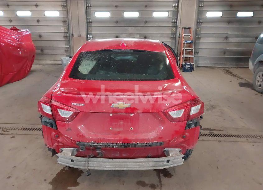 Photo 16 of 2018 Chevrolet Cruze LT AUTO (VIN 1G1BE5SMXJ7192486)